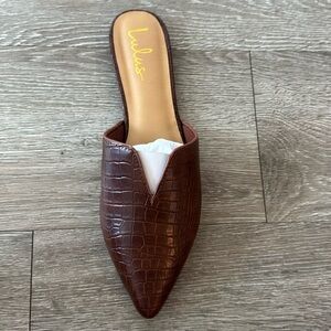 Brown Crocodile Pointed-Toe Slides
